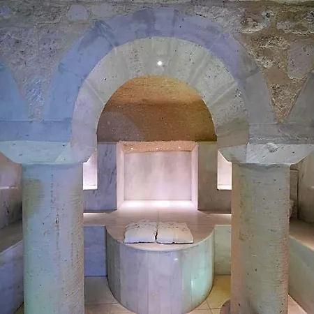 Shoestring Cave House Отель 3*